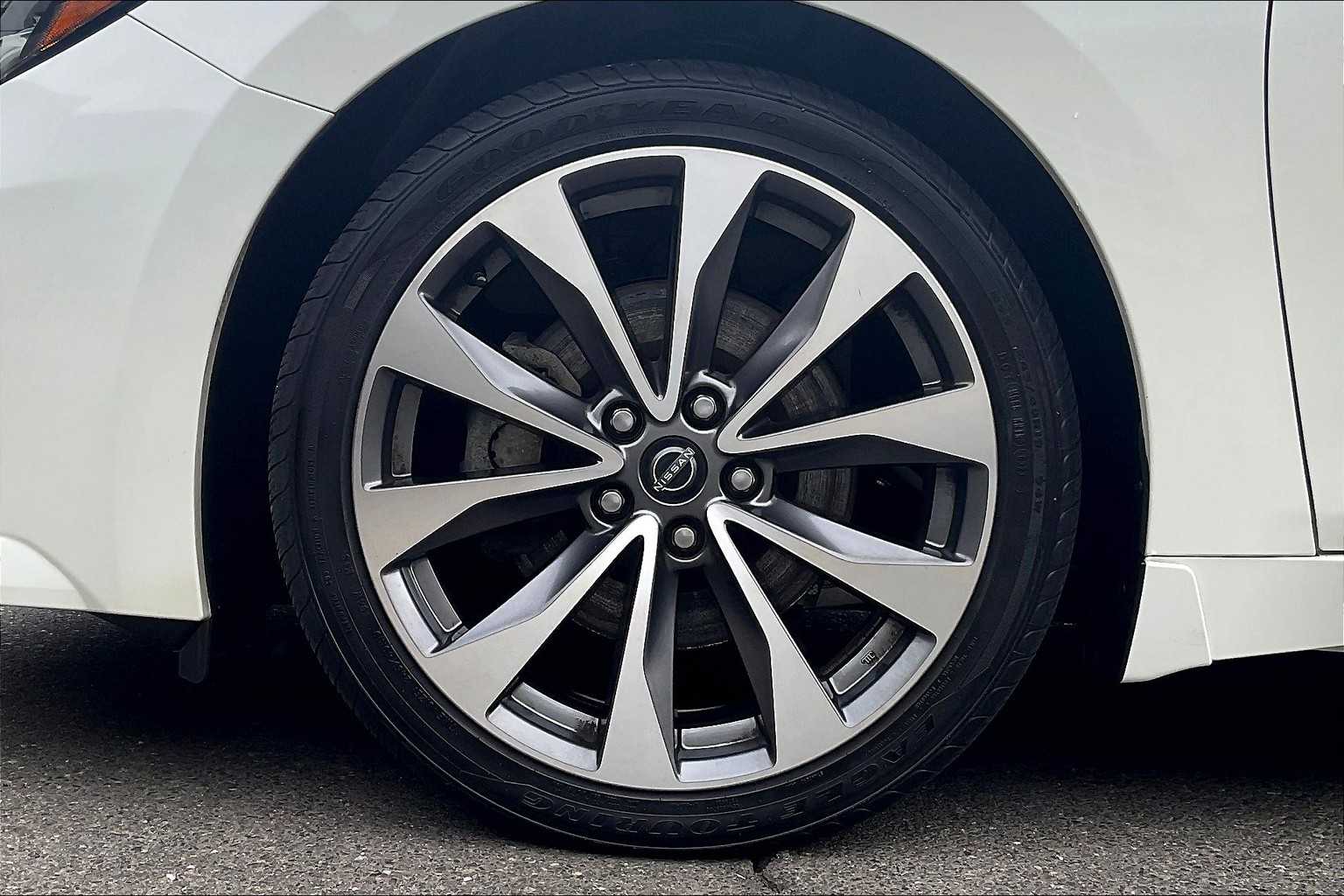 2023 Nissan Maxima Platinum - Photo 7