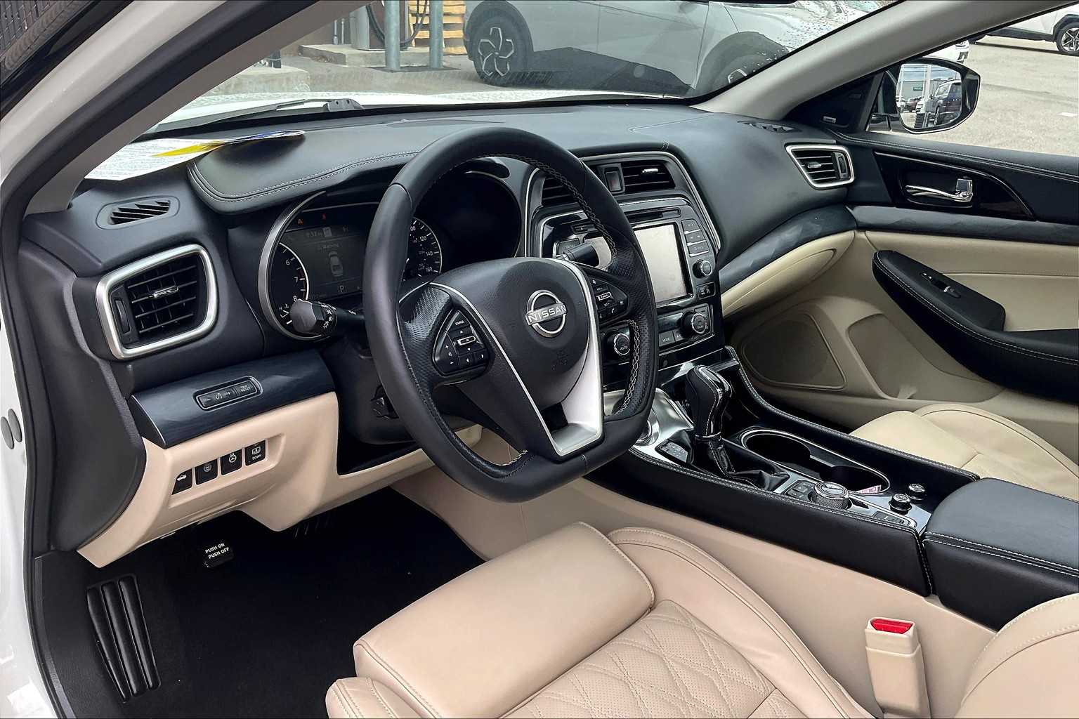 2023 Nissan Maxima Platinum - Photo 8