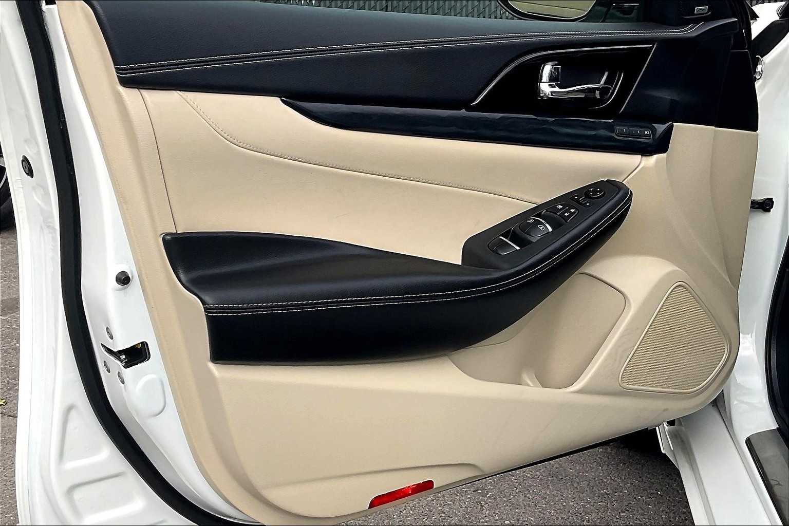 2023 Nissan Maxima Platinum - Photo 9