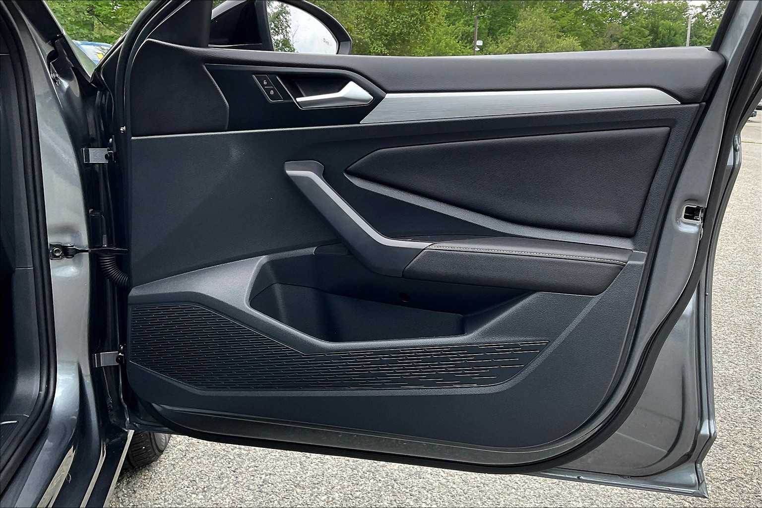 2025 Volkswagen Jetta Sport - Photo 12