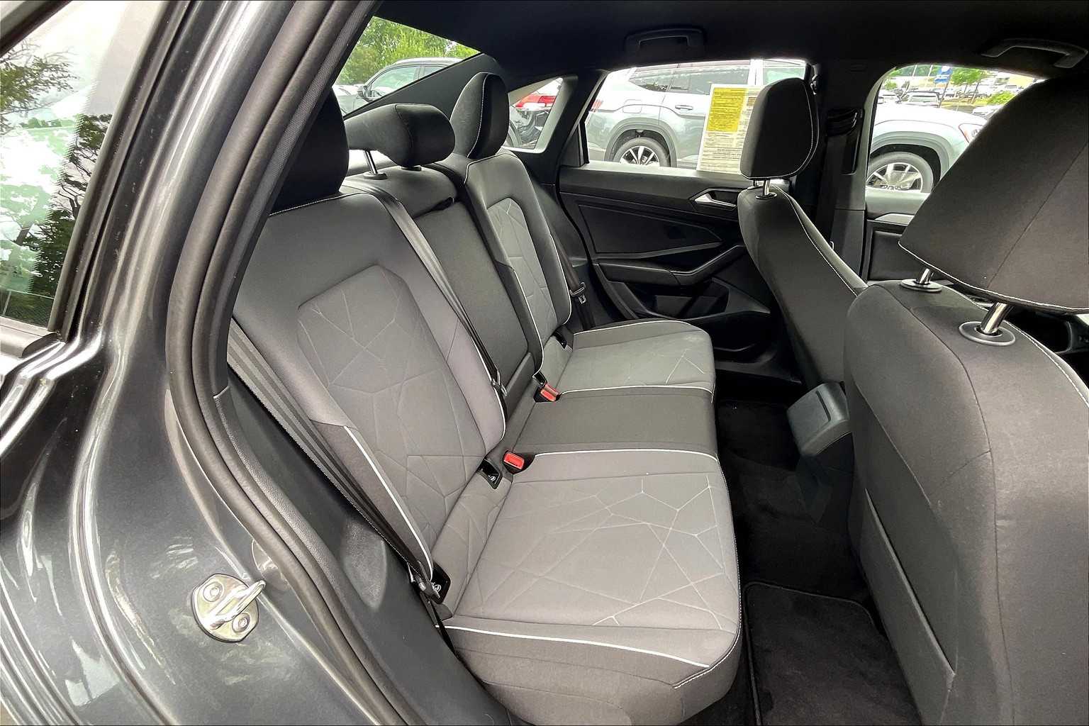 2025 Volkswagen Jetta Sport - Photo 16
