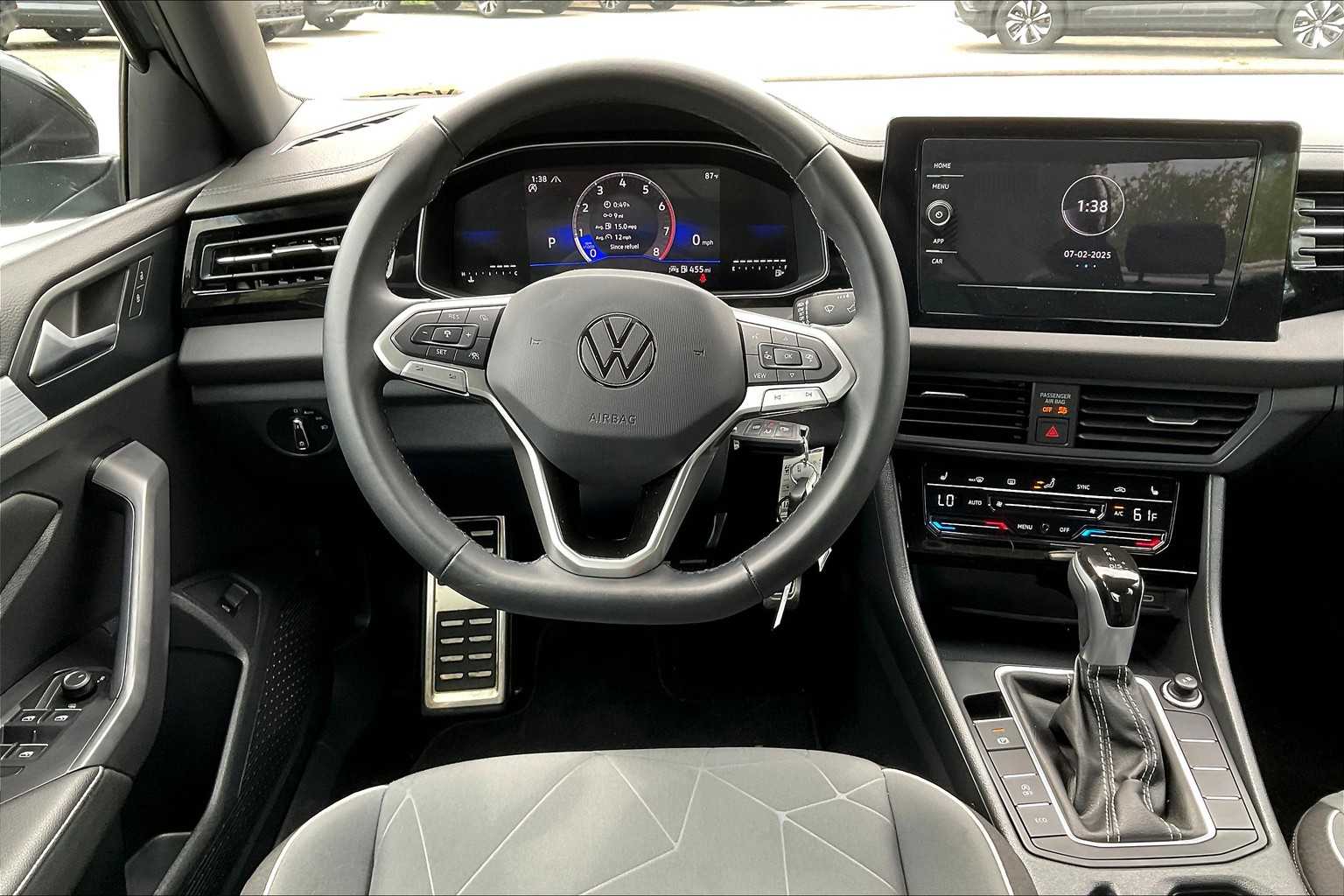 2025 Volkswagen Jetta Sport - Photo 17