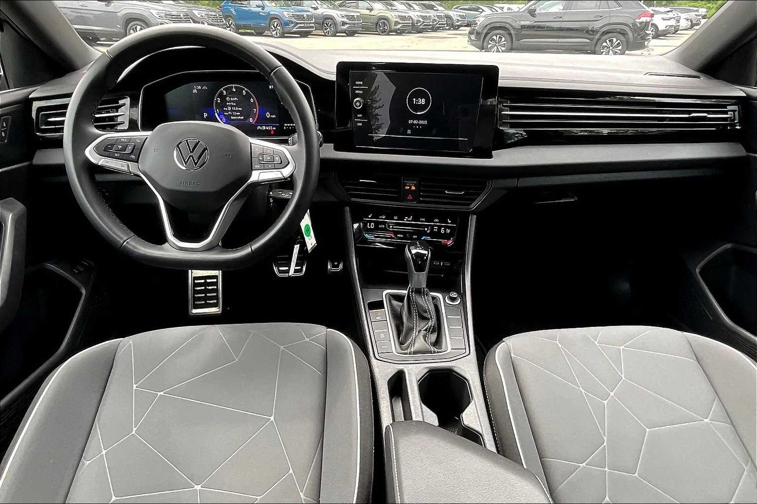 2025 Volkswagen Jetta Sport - Photo 21