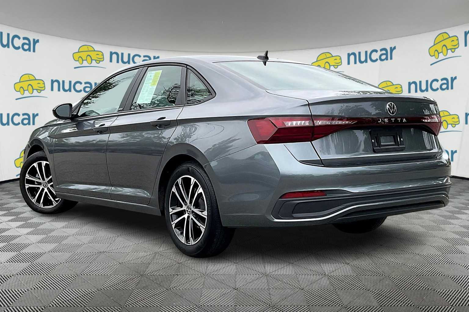 2025 Volkswagen Jetta Sport - Photo 4
