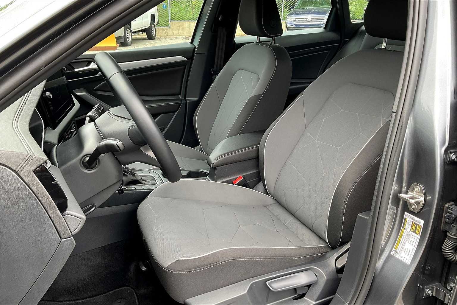 2025 Volkswagen Jetta Sport - Photo 10