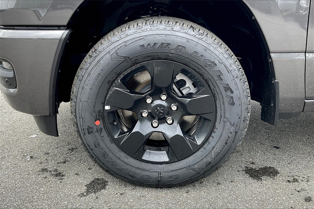 2025 Ram 1500 Tradesman - Photo 8