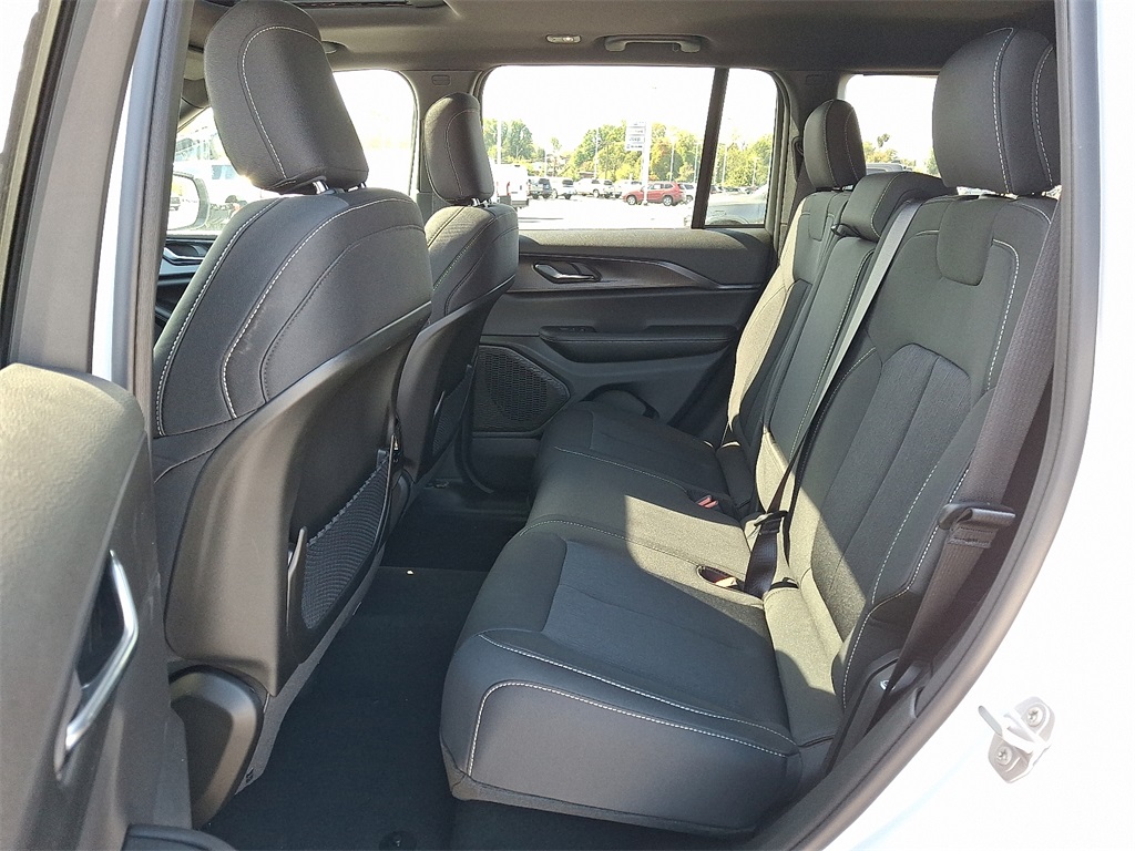 2025 Jeep Grand Cherokee Laredo X - Photo 6