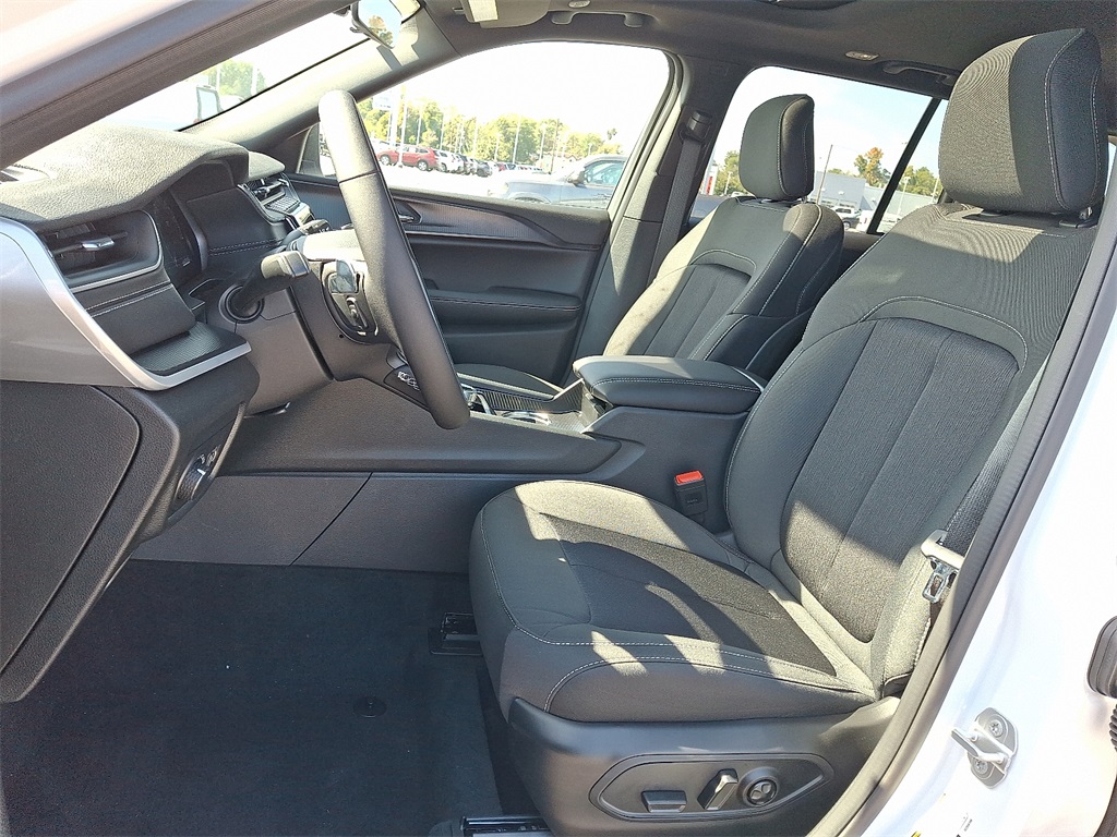 2025 Jeep Grand Cherokee Laredo X - Photo 9