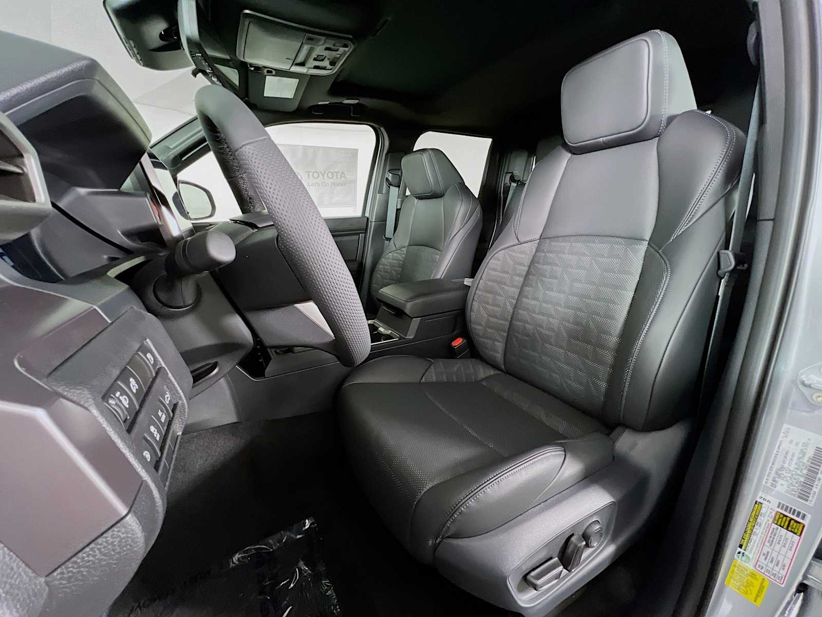2025 Toyota Tacoma TRD Sport Hybrid - Photo 12
