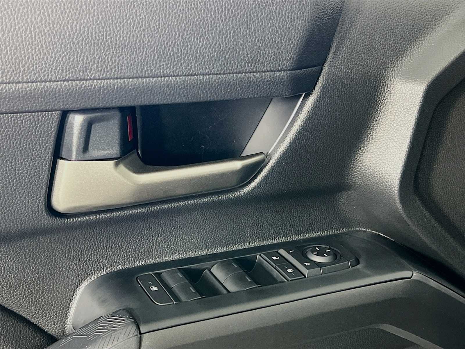 2025 Toyota Tacoma TRD Sport Hybrid - Photo 15