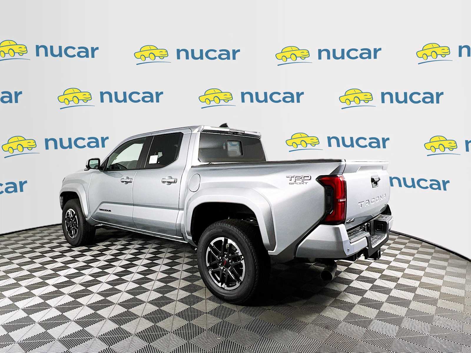 2025 Toyota Tacoma TRD Sport Hybrid - Photo 4