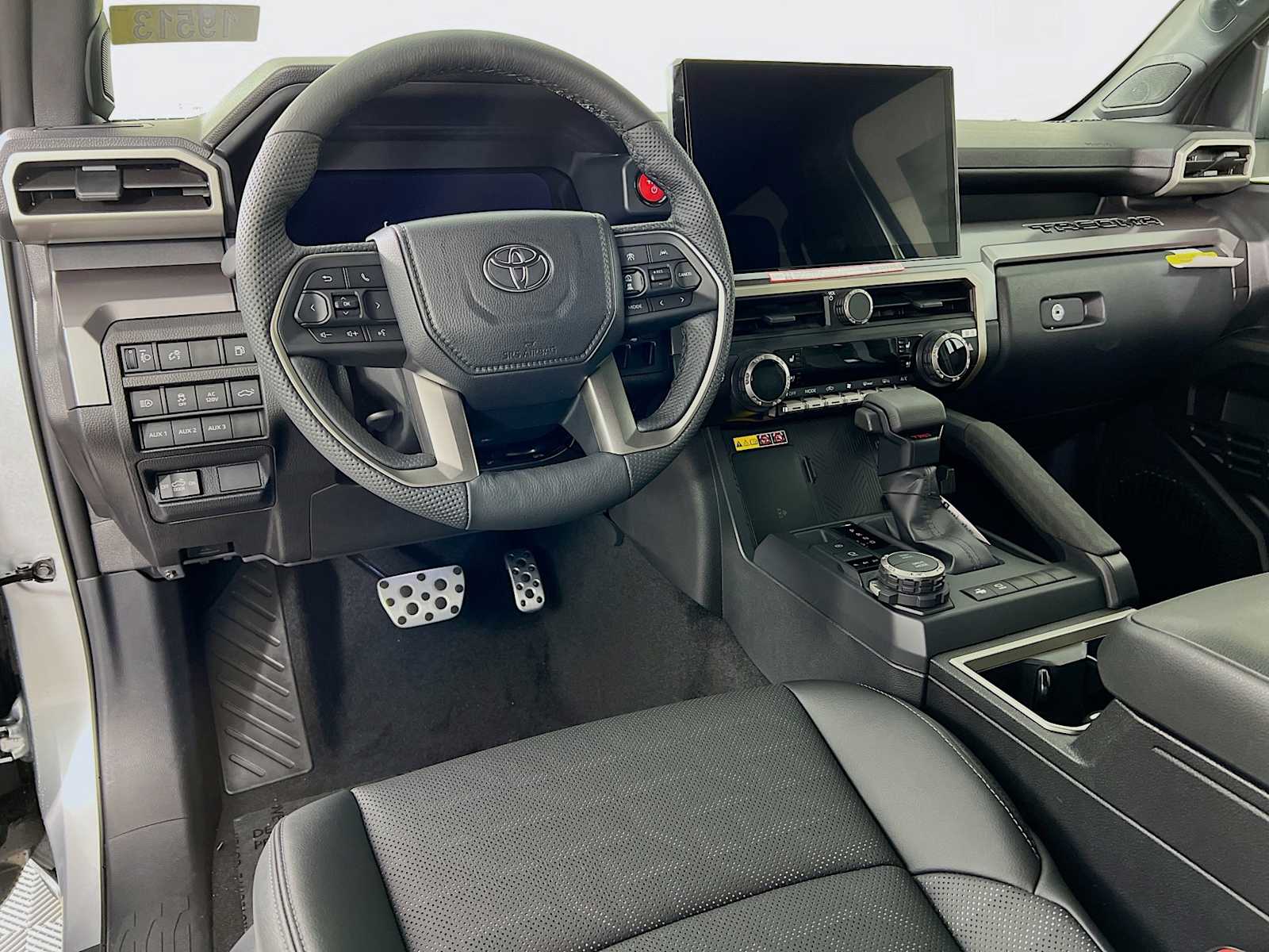 2025 Toyota Tacoma TRD Sport Hybrid - Photo 6