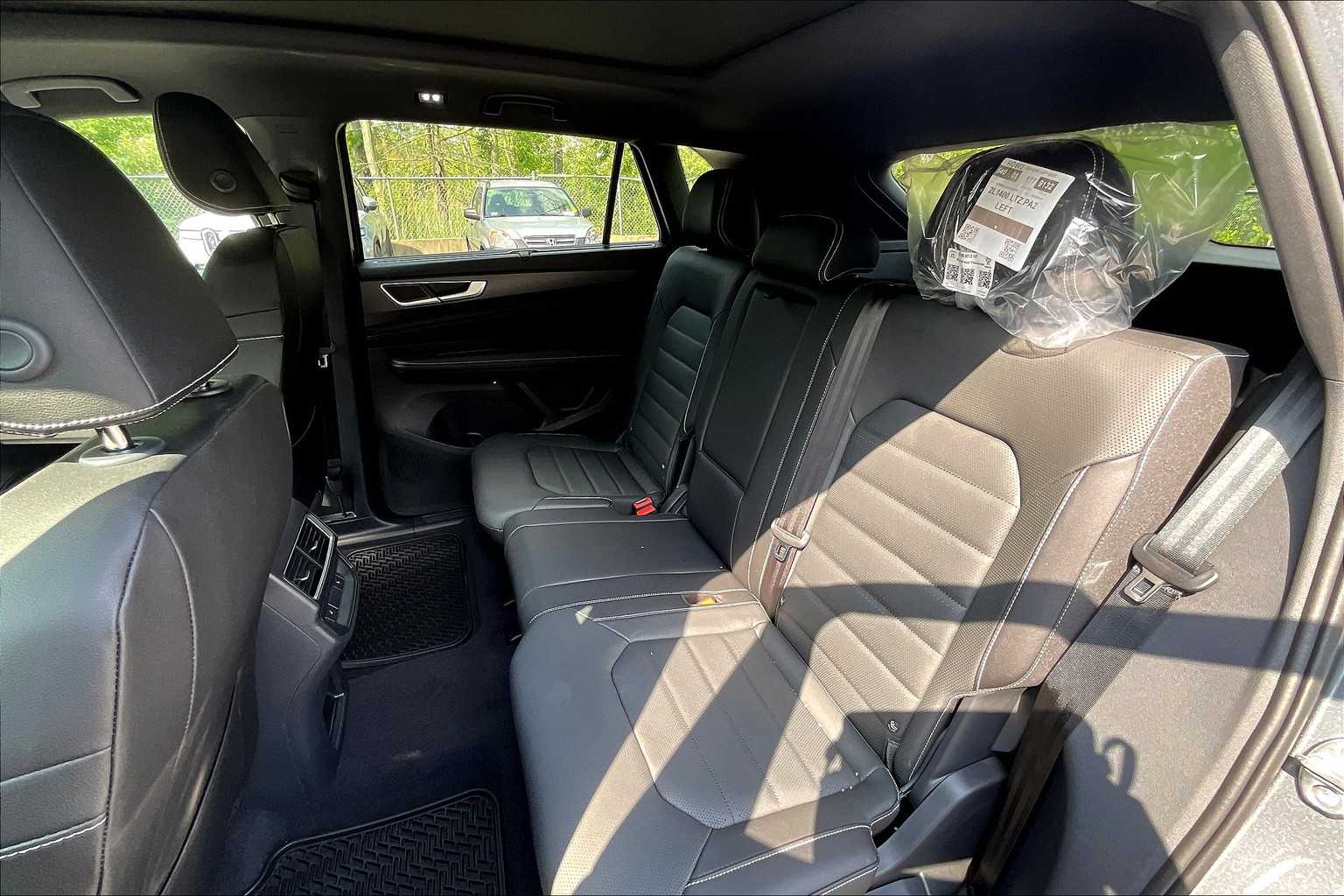 2025 Volkswagen Atlas Cross Sport 2.0T SEL - Photo 15
