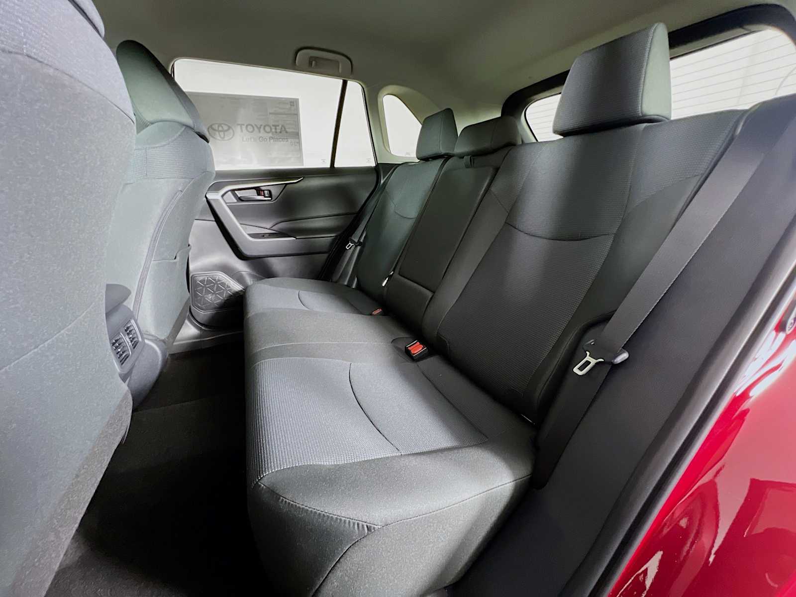 2025 Toyota RAV4 LE - Photo 13