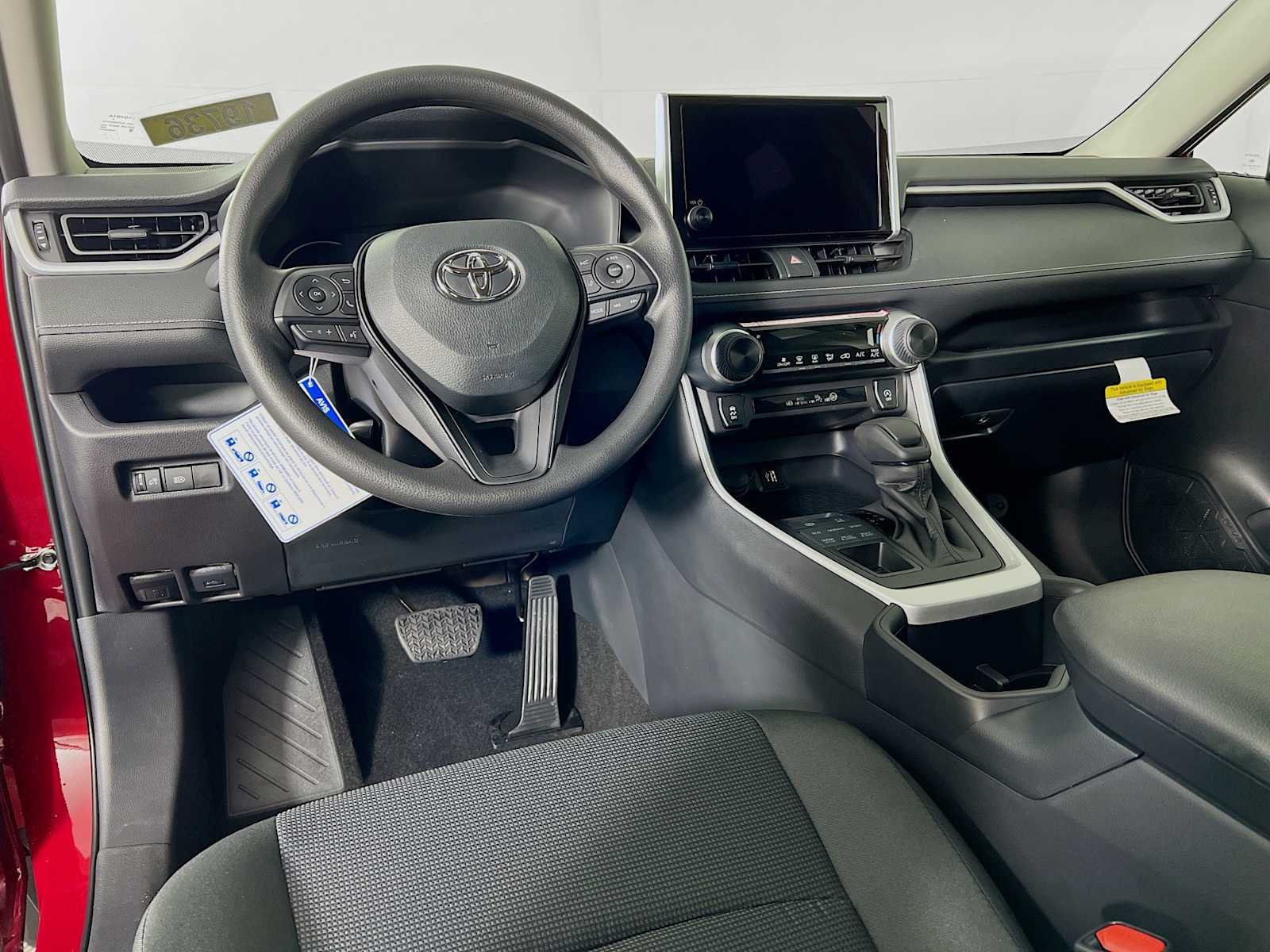 2025 Toyota RAV4 LE - Photo 6