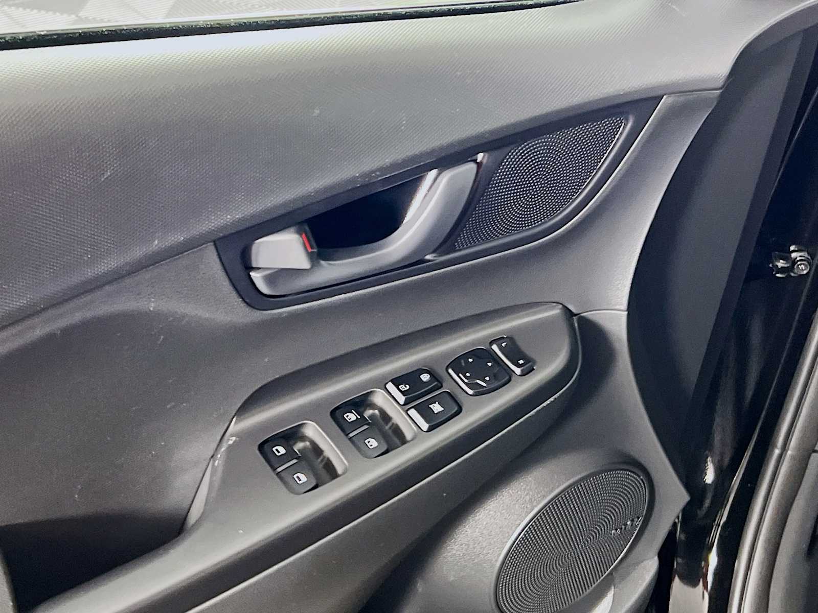 2021 Hyundai Kona SEL Plus - Photo 17