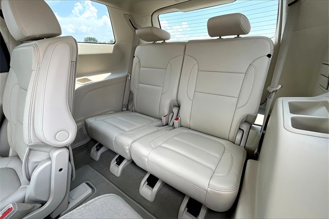 2023 GMC Acadia Denali - Photo 16