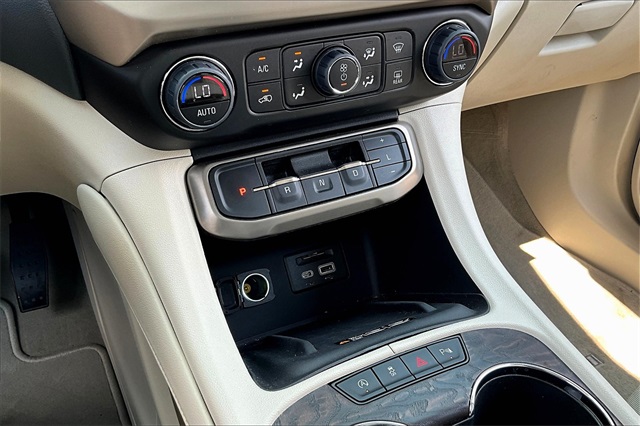 2023 GMC Acadia Denali - Photo 24