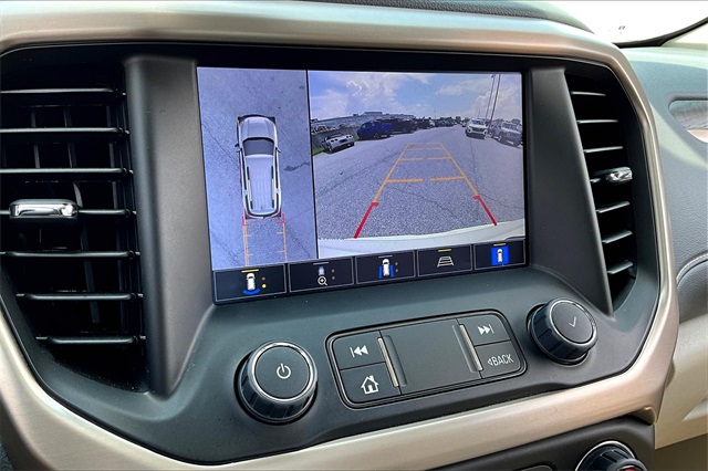 2023 GMC Acadia Denali - Photo 27