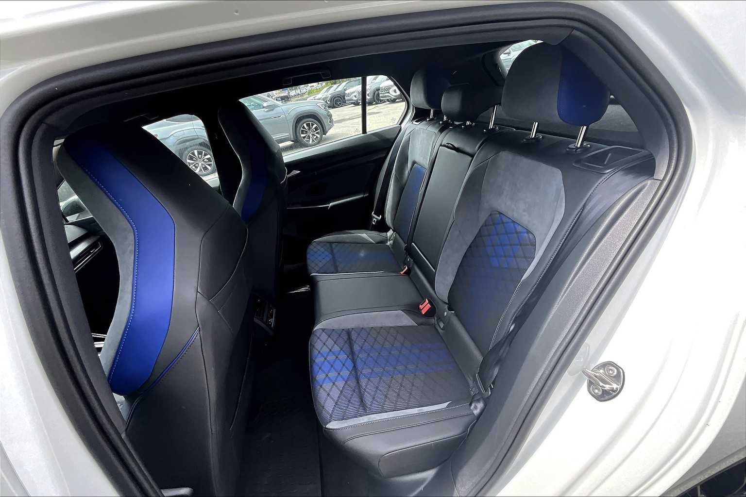 2025 Volkswagen Golf R Black Edition - Photo 15