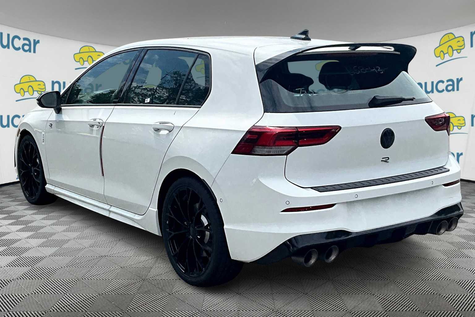 2025 Volkswagen Golf R Black Edition - Photo 5