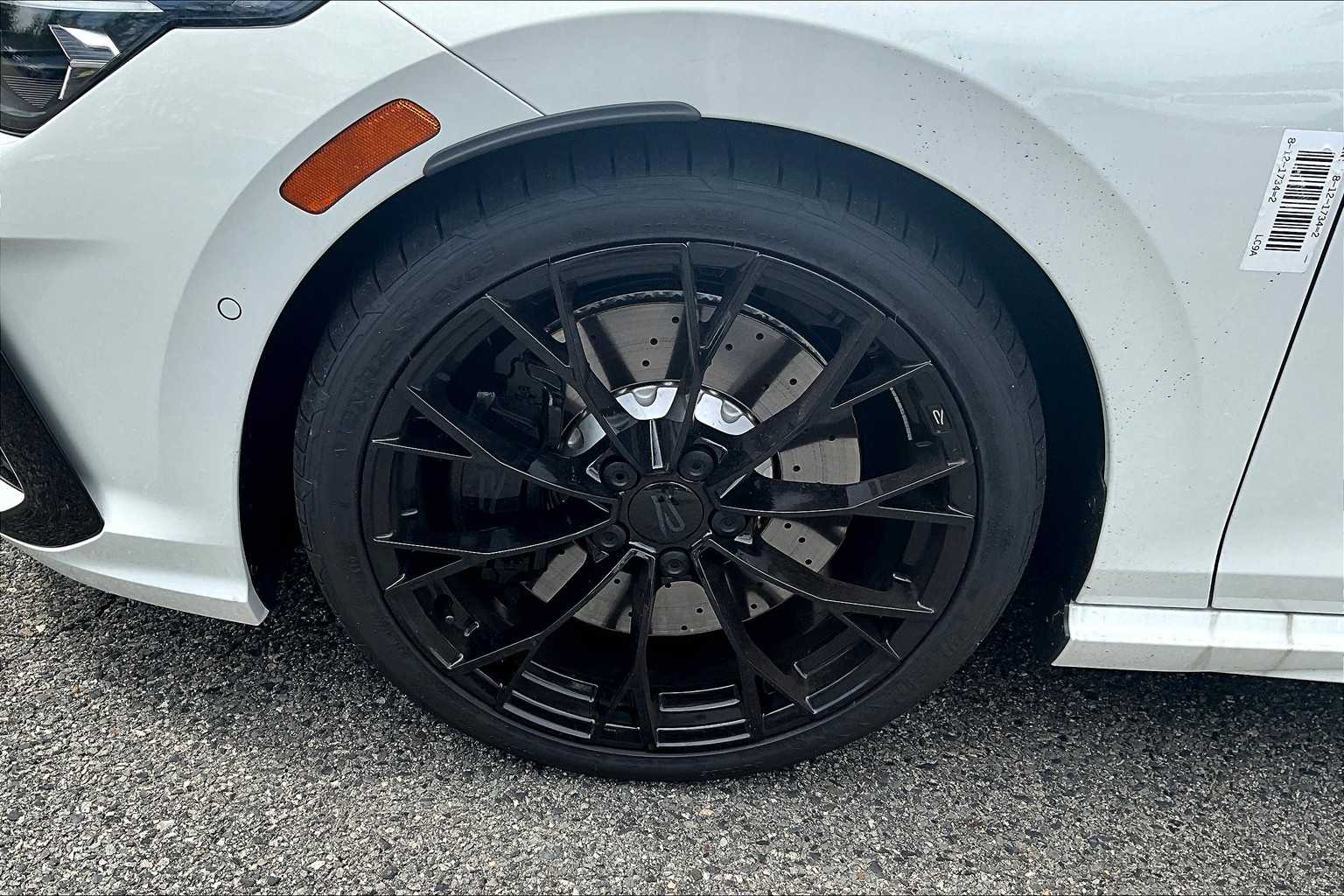 2025 Volkswagen Golf R Black Edition - Photo 8