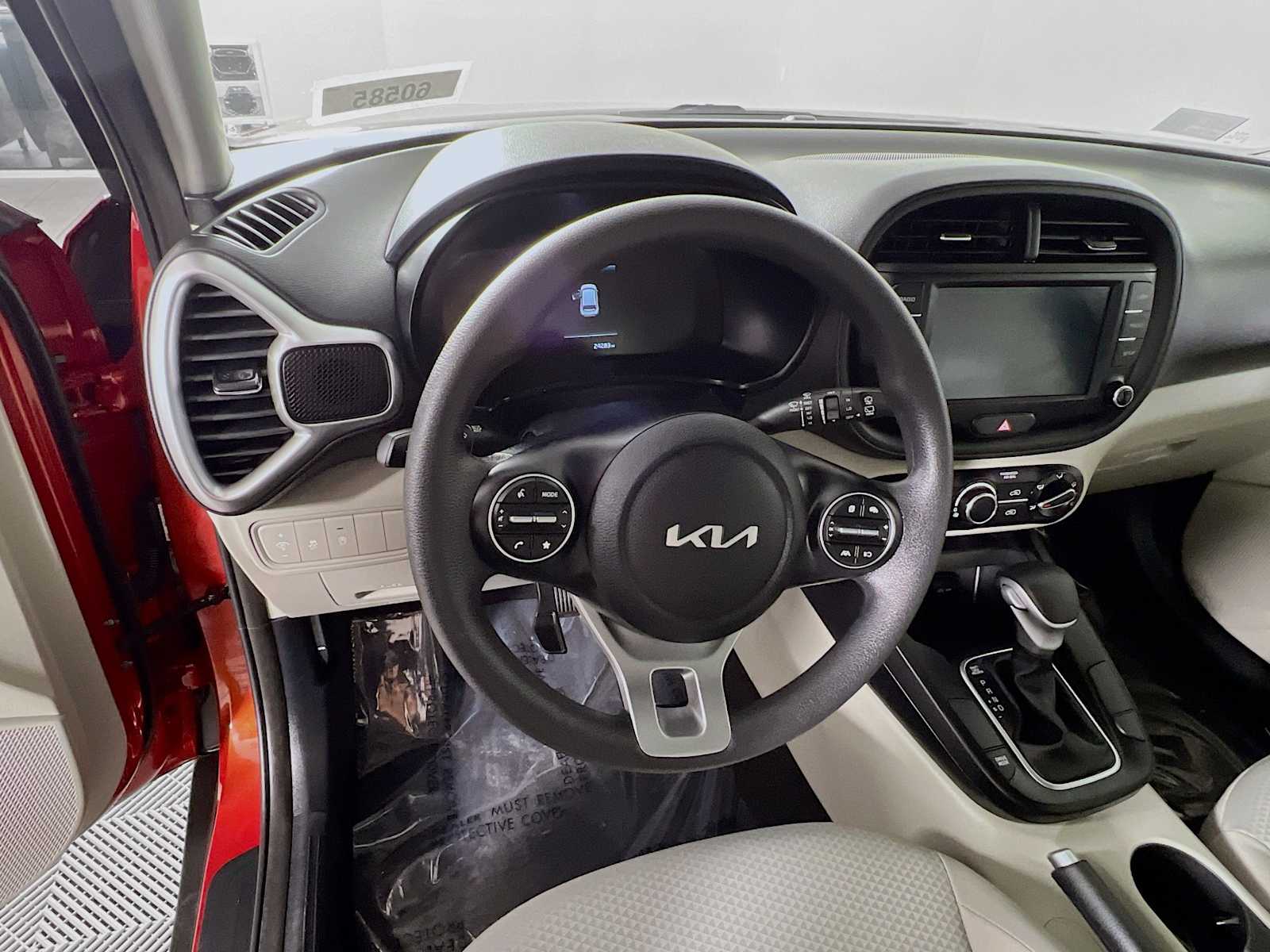 2023 Kia Soul LX - Photo 11