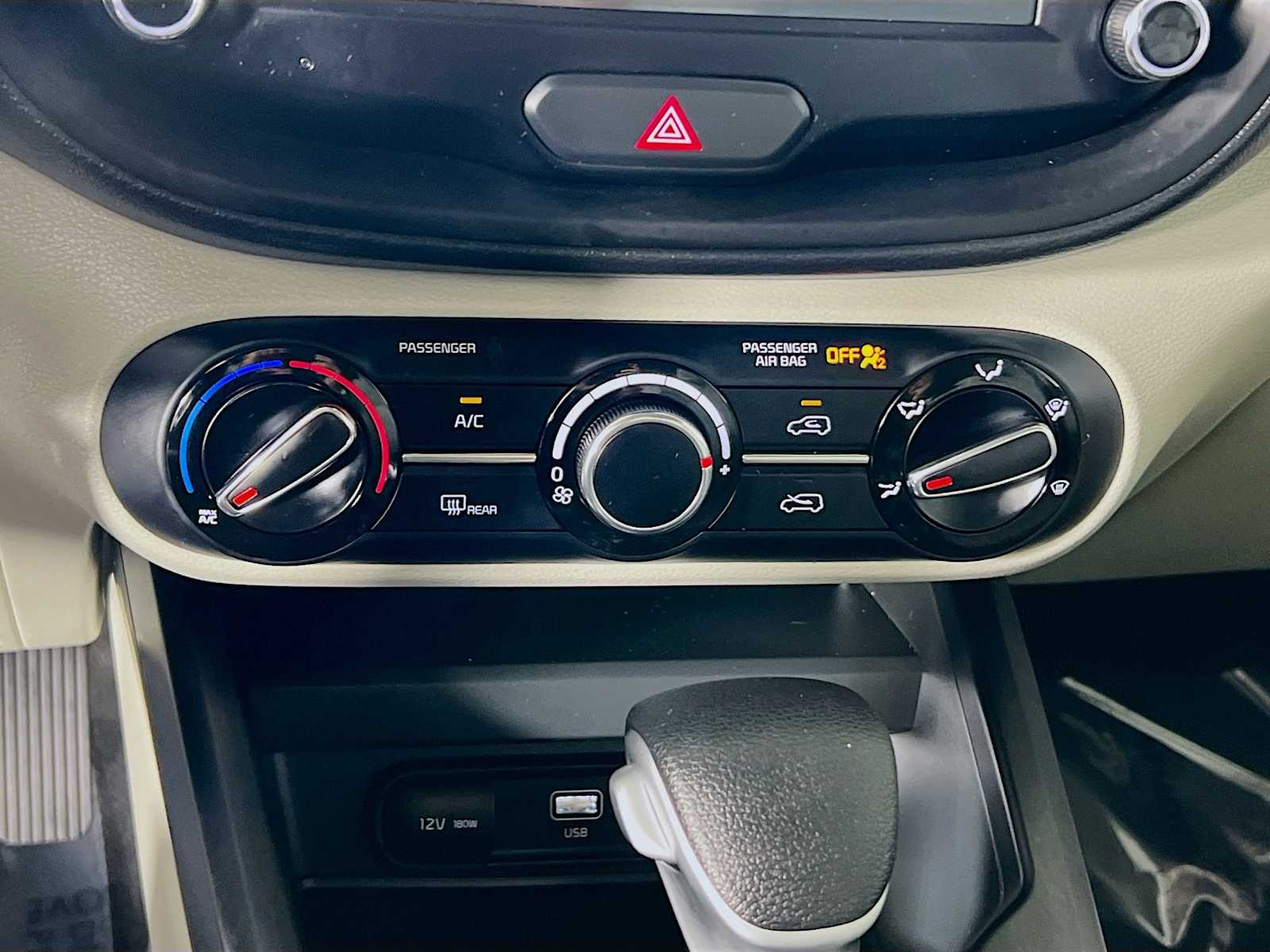 2023 Kia Soul LX - Photo 15