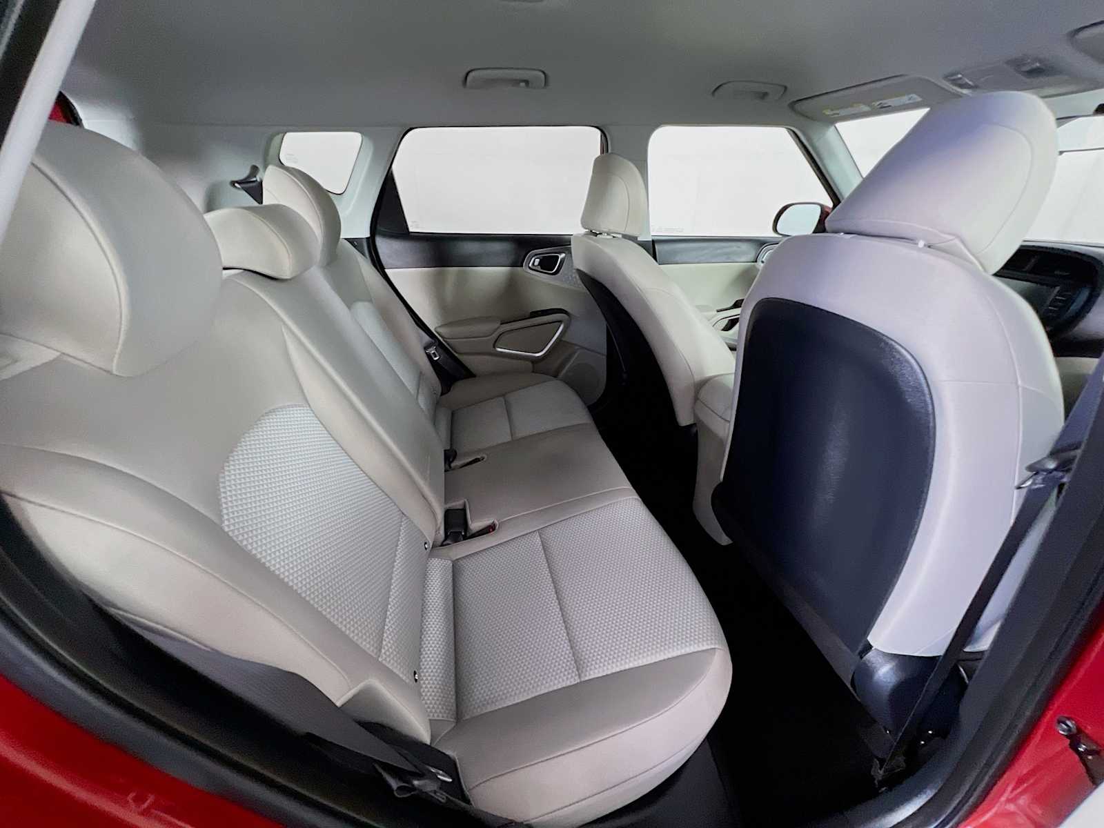 2023 Kia Soul LX - Photo 25