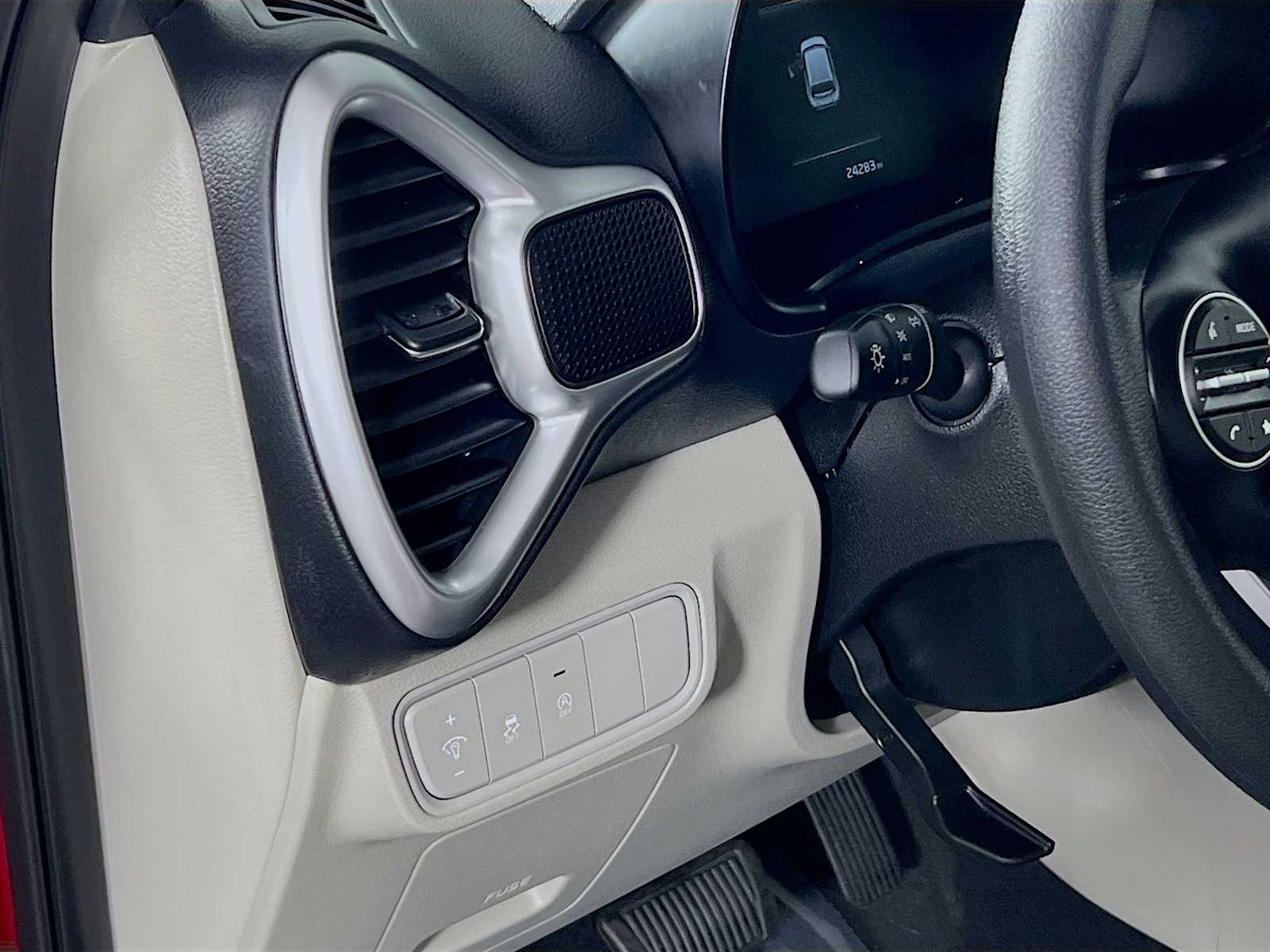 2023 Kia Soul LX - Photo 10