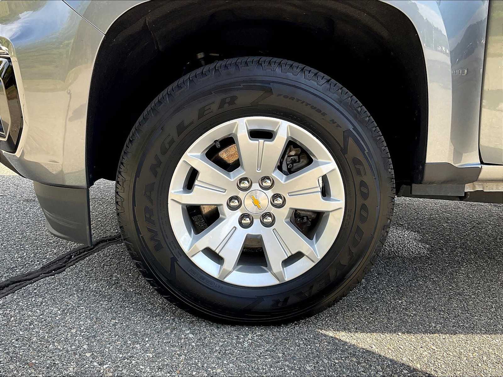 2022 Chevrolet Colorado 4WD LT - Photo 13