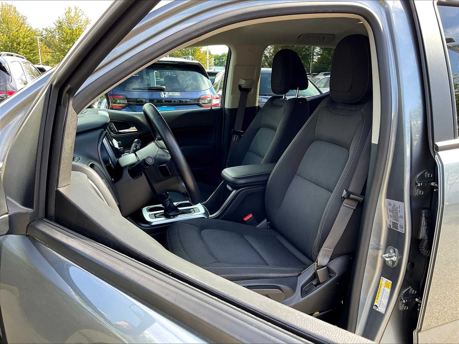 2022 Chevrolet Colorado 4WD LT - Photo 19