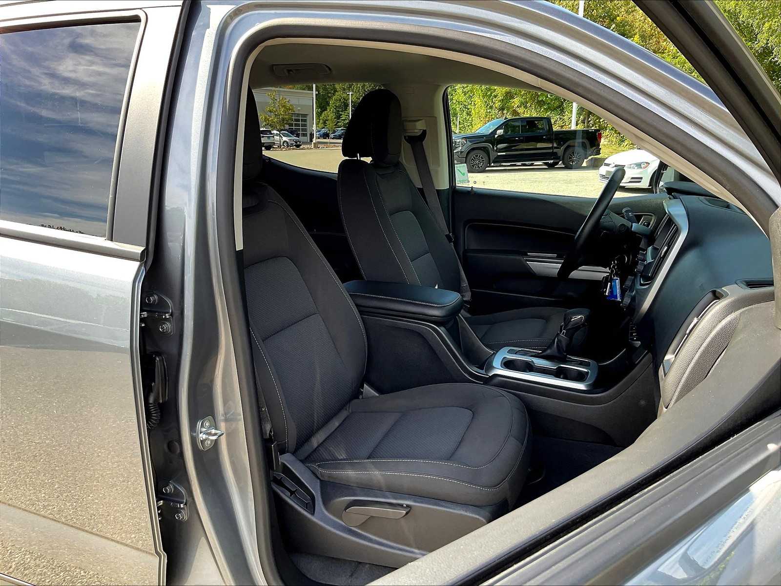 2022 Chevrolet Colorado 4WD LT - Photo 21