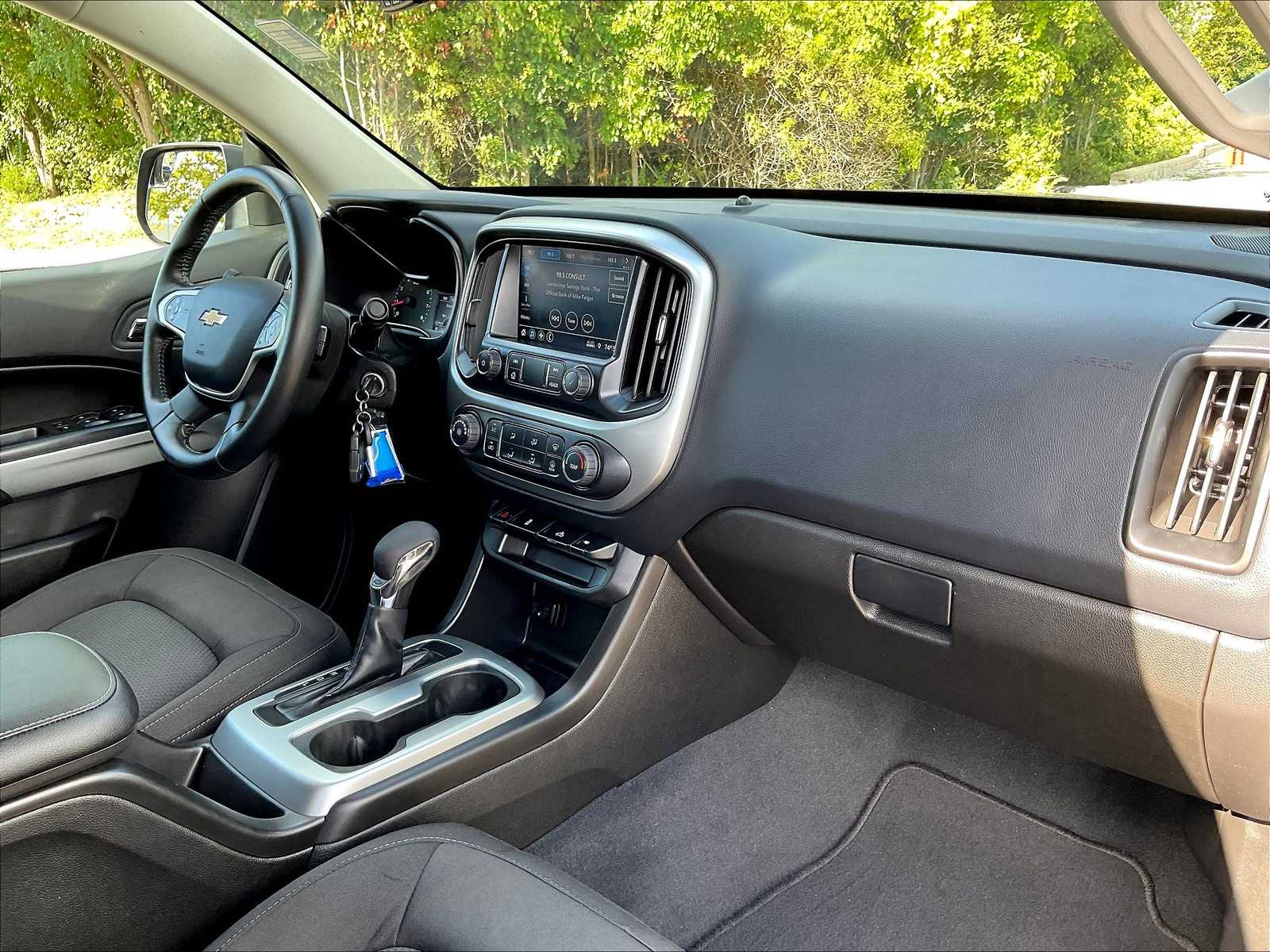 2022 Chevrolet Colorado 4WD LT - Photo 27