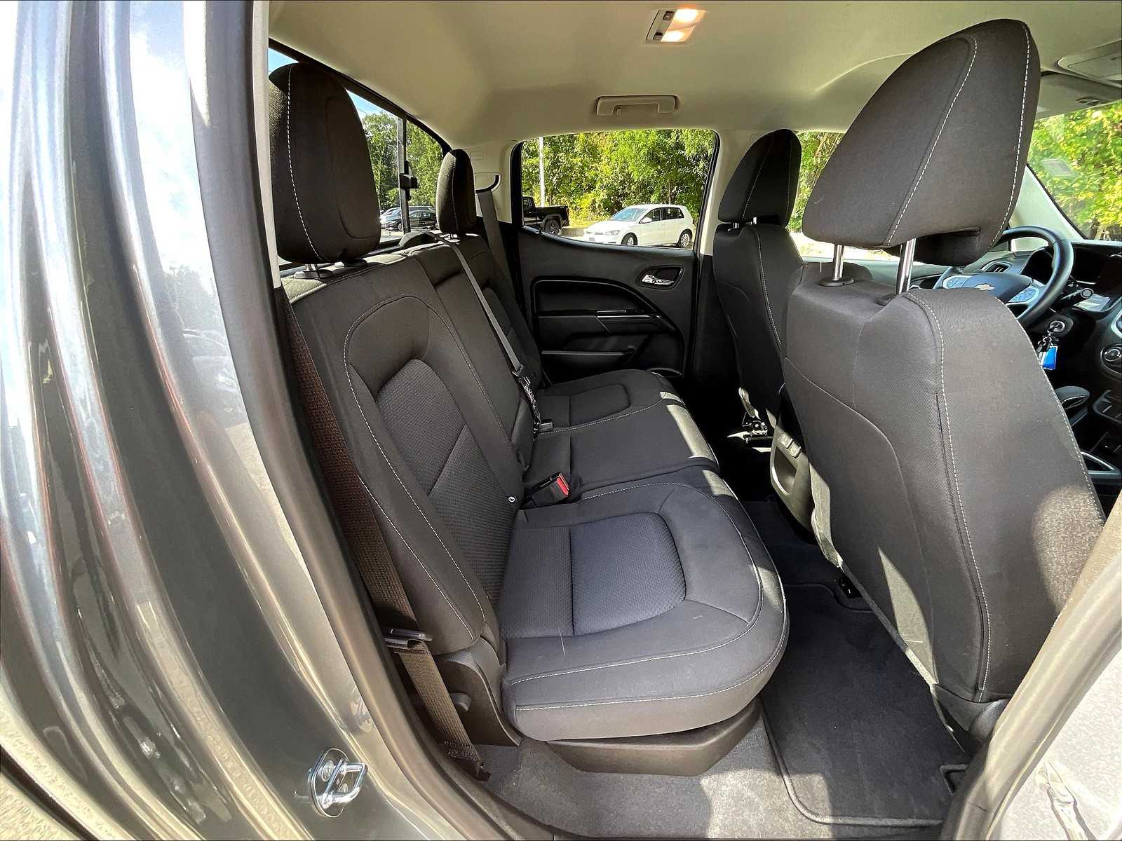 2022 Chevrolet Colorado 4WD LT - Photo 29