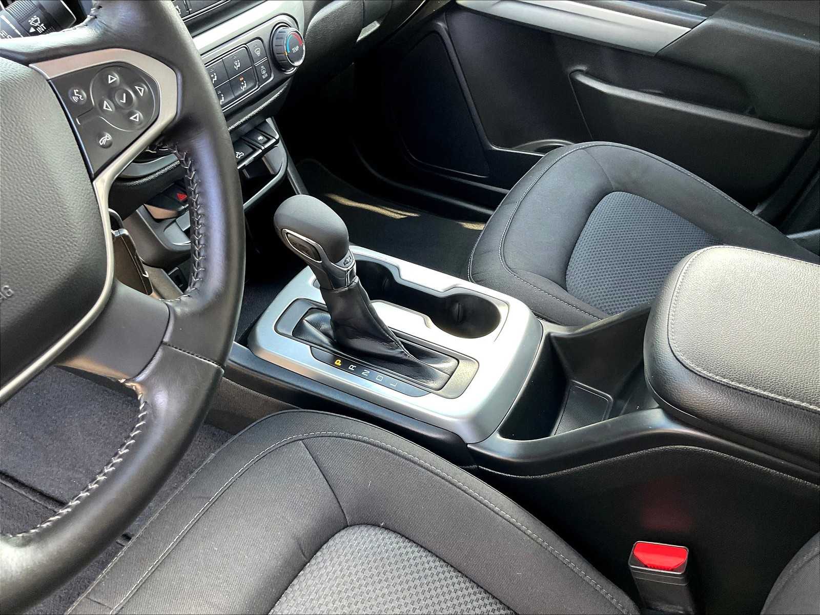 2022 Chevrolet Colorado 4WD LT - Photo 33