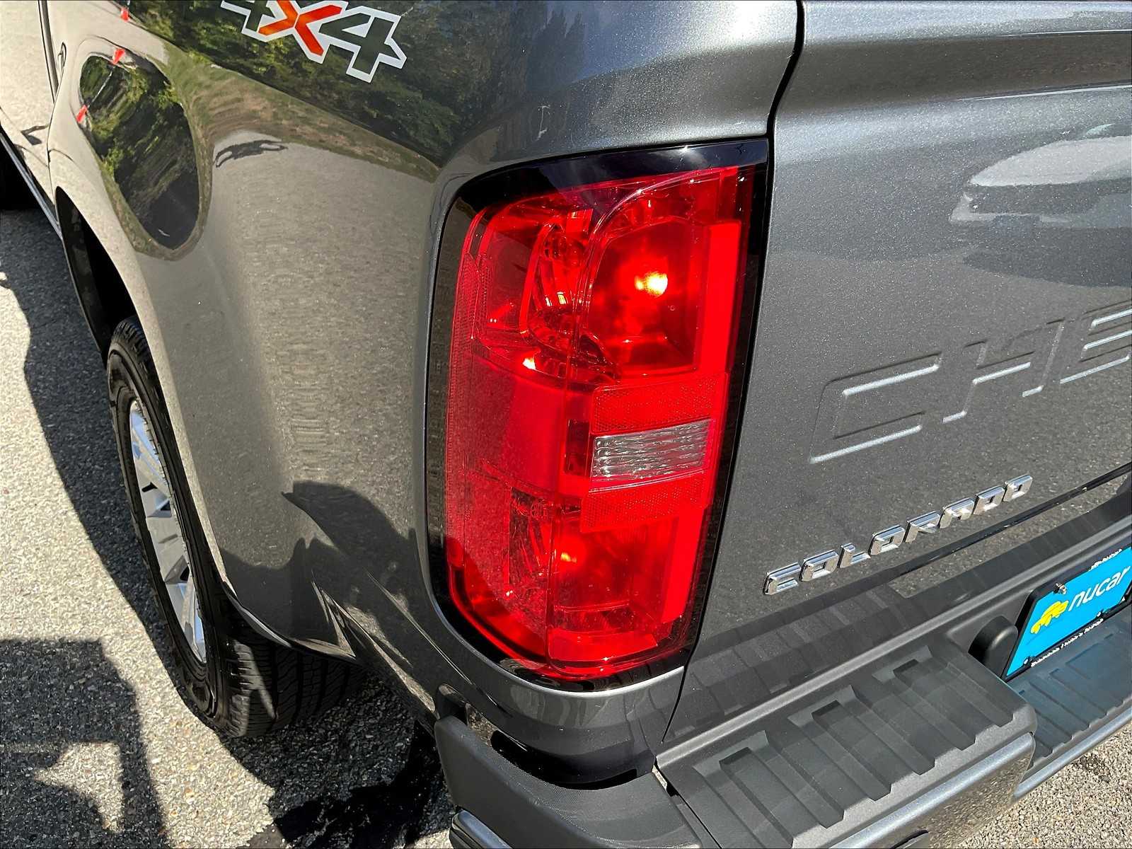 2022 Chevrolet Colorado 4WD LT - Photo 45