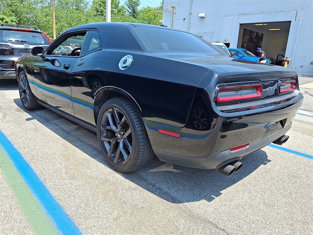 2016 Dodge Challenger SXT - Photo 3