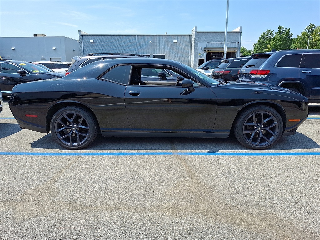 2016 Dodge Challenger SXT - Photo 5