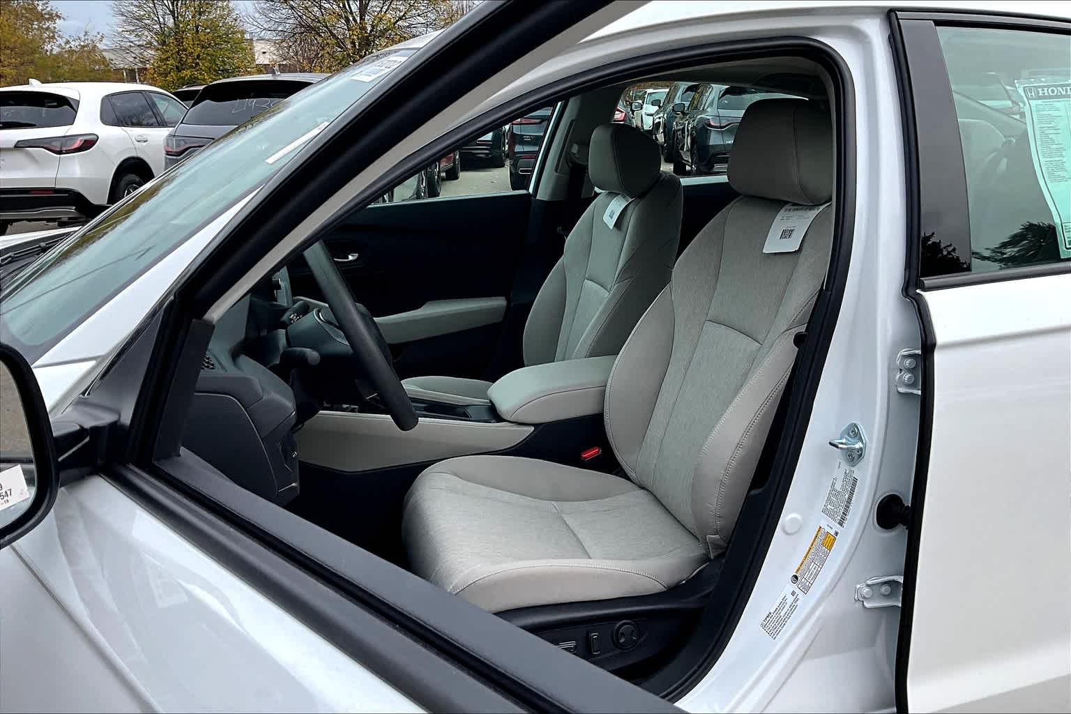 2025 Honda Accord SE - Photo 11