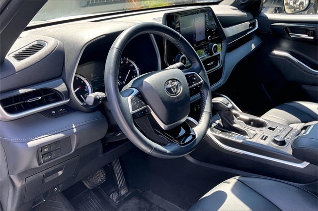 2022 Toyota Highlander XSE - Photo 14