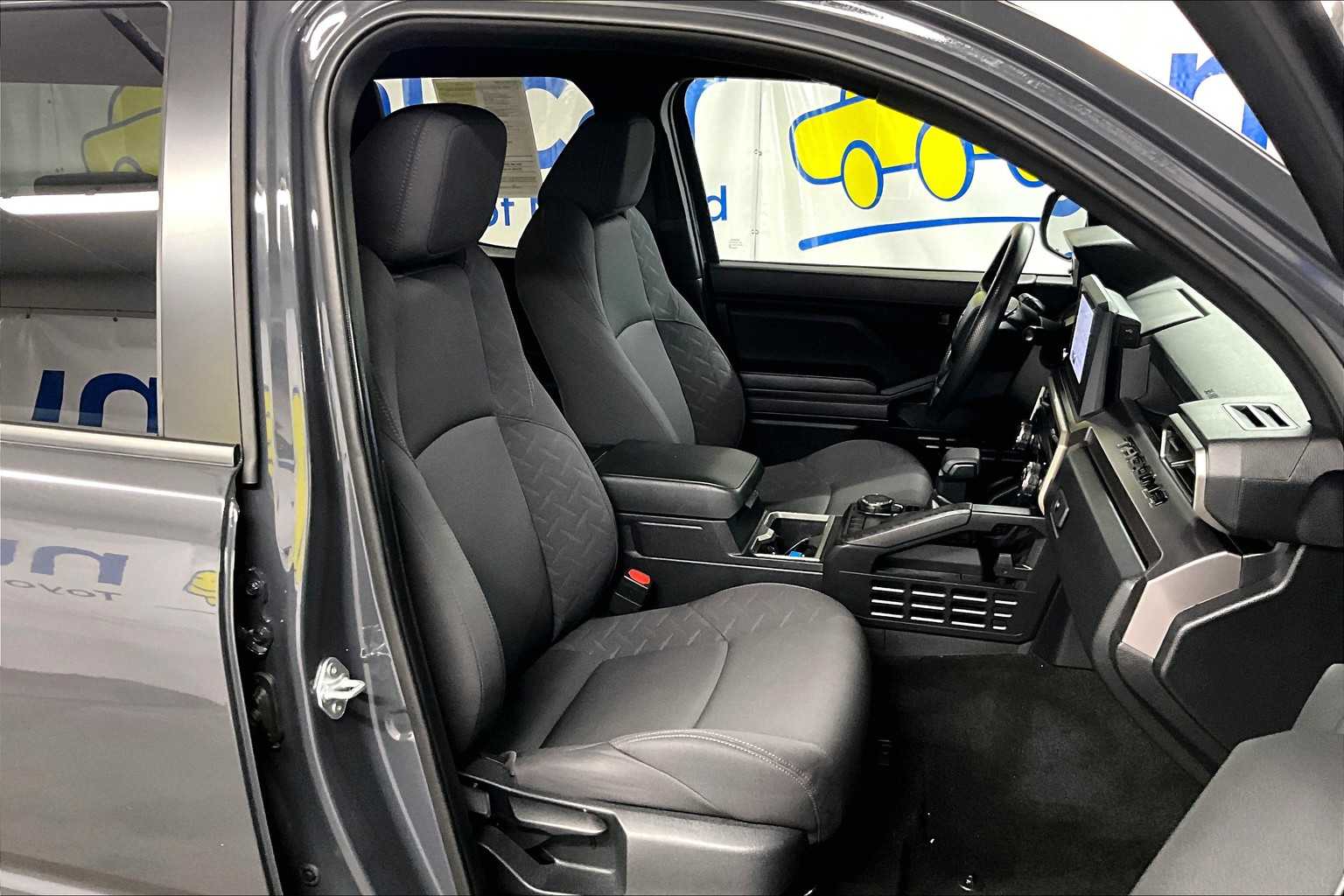 2024 Toyota Tacoma SR5 - Photo 11
