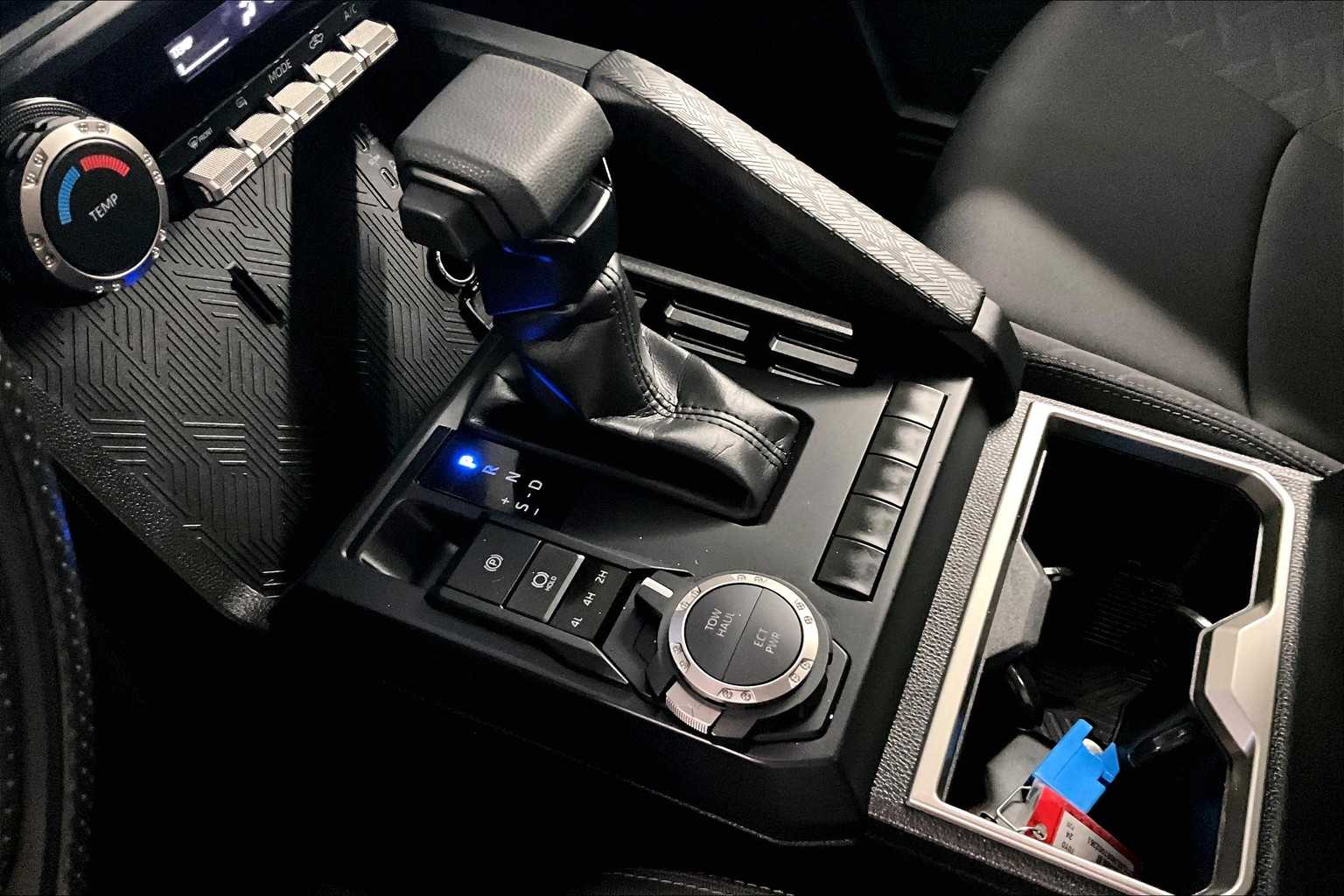 2024 Toyota Tacoma SR5 - Photo 20