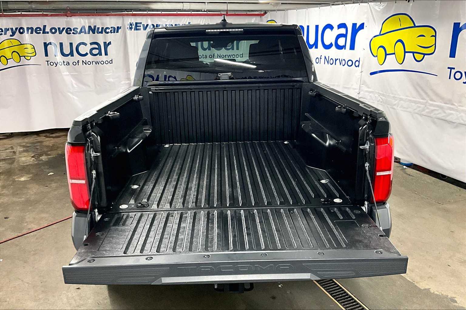 2024 Toyota Tacoma SR5 - Photo 29