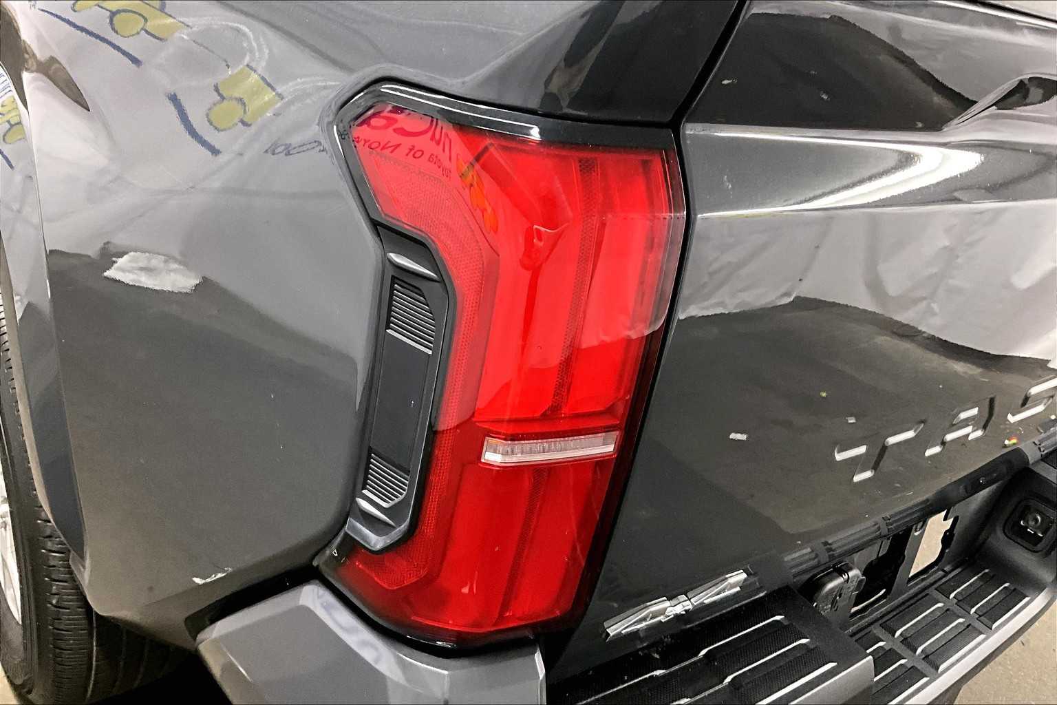 2024 Toyota Tacoma SR5 - Photo 32