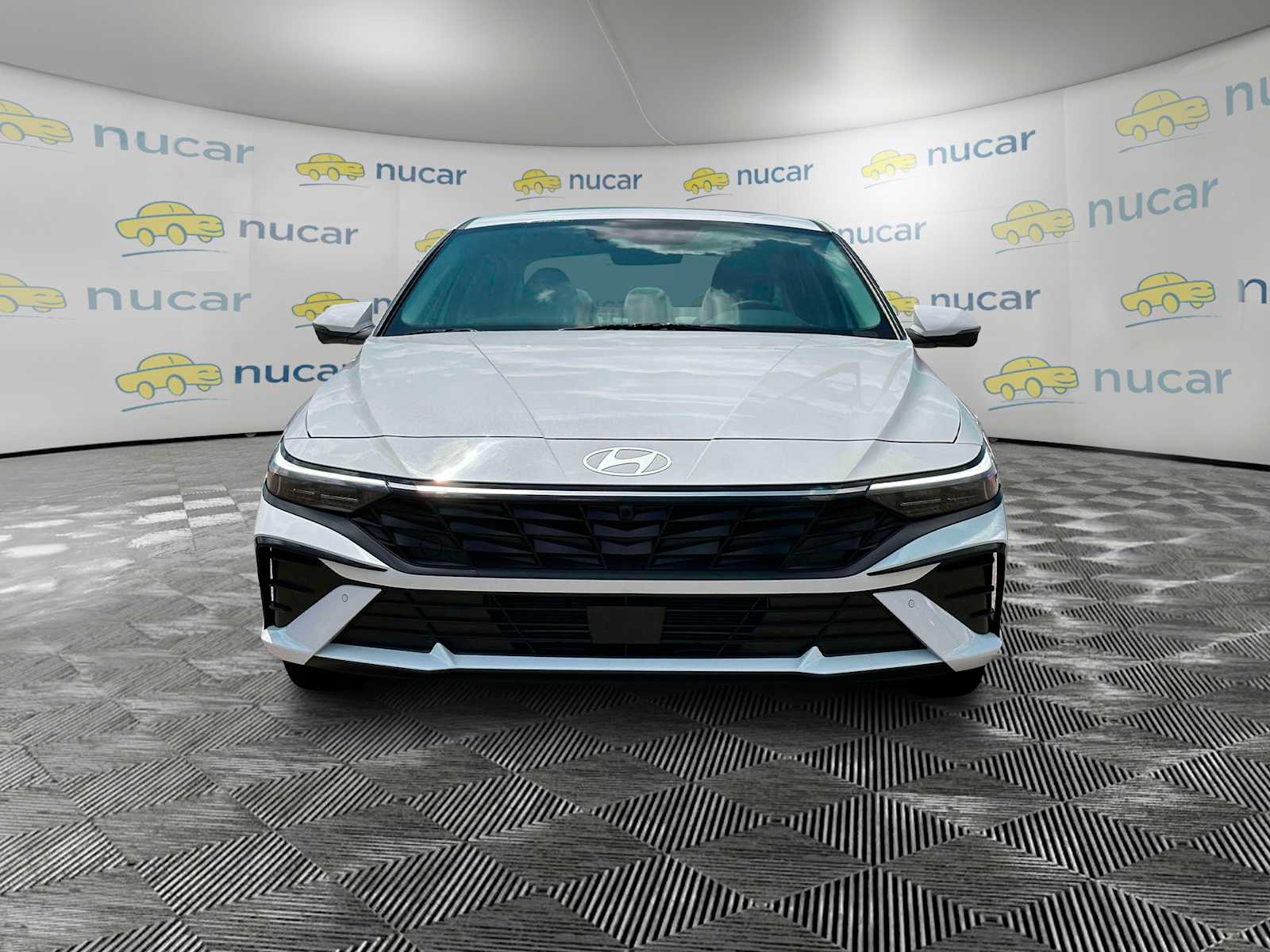 2025 Hyundai Elantra Limited - Photo 12