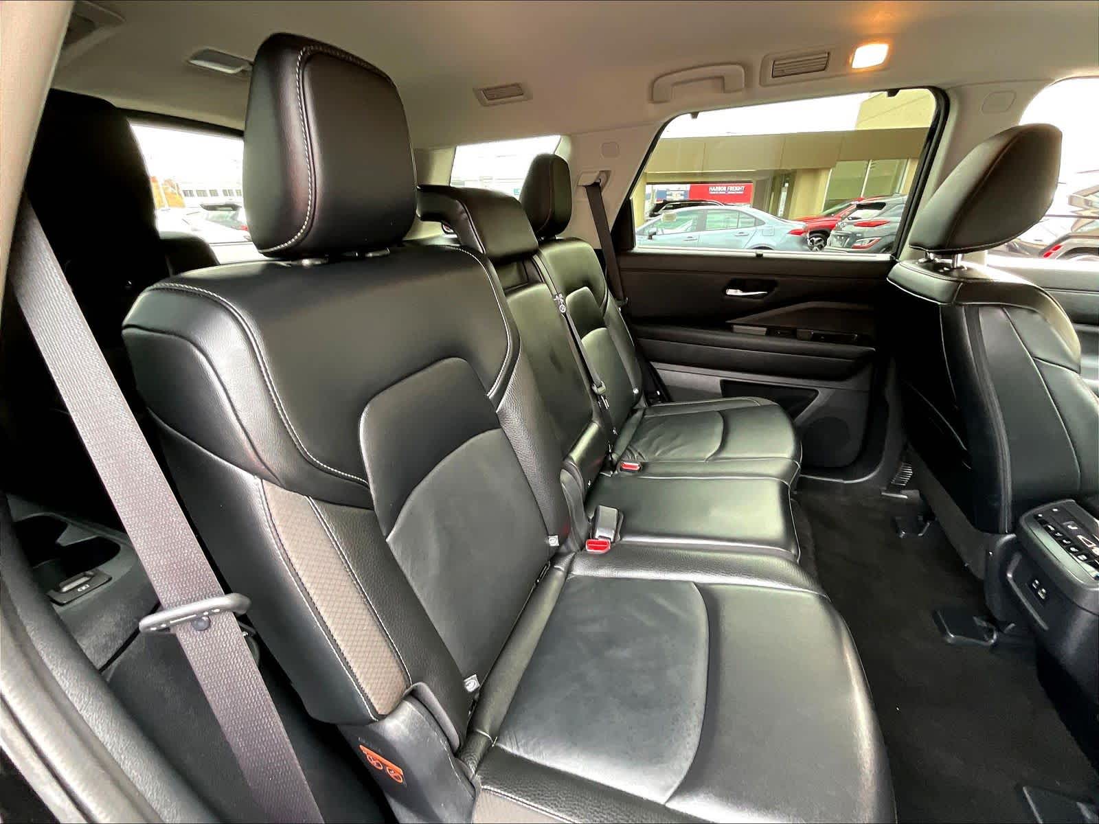 2023 Nissan Pathfinder SL - Photo 16