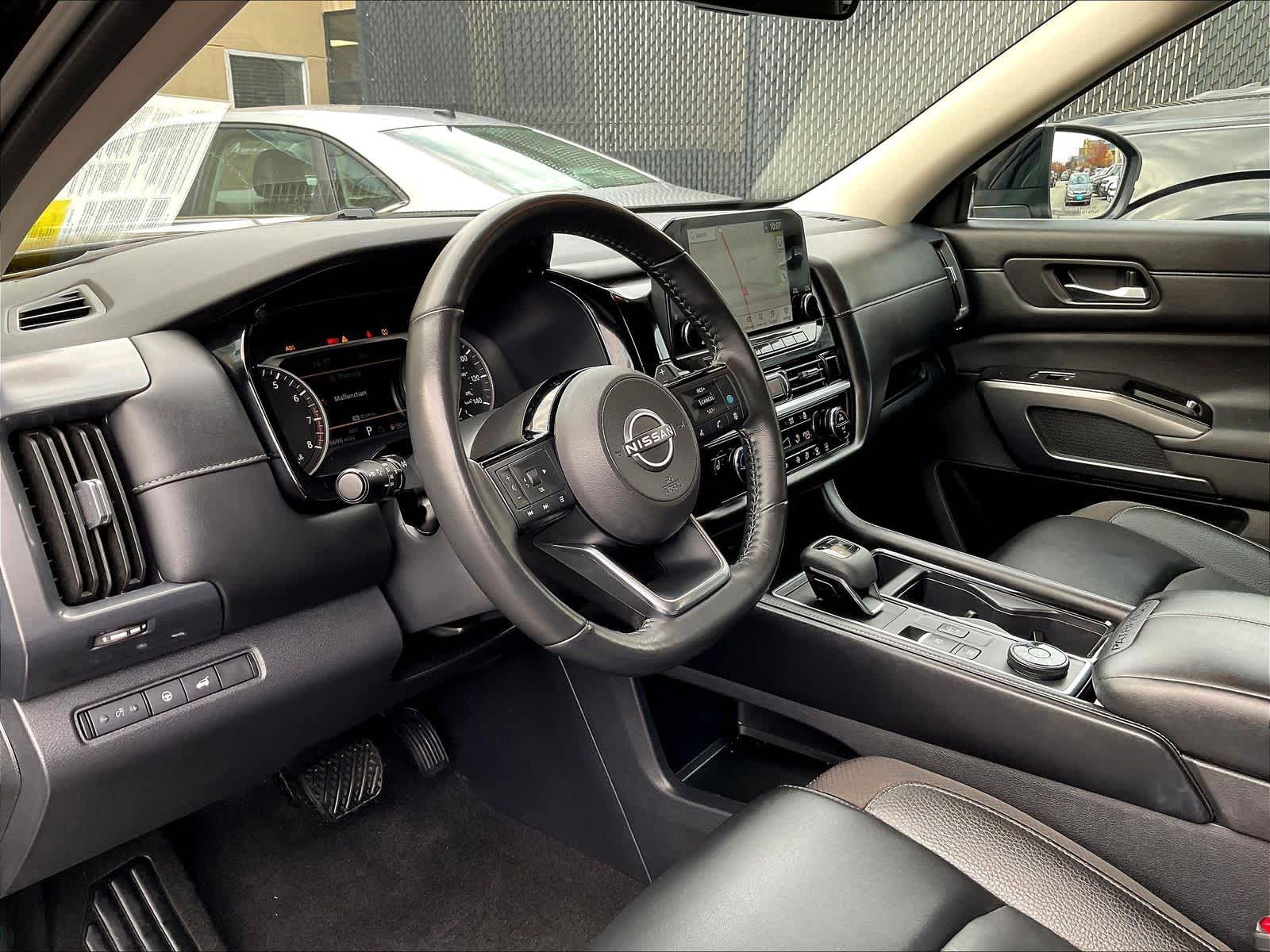 2023 Nissan Pathfinder SL - Photo 8