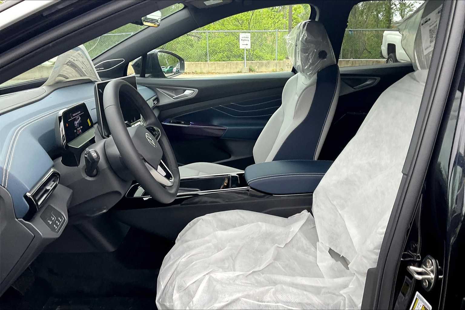 2025 Volkswagen ID.4 Pro S Plus - Photo 11