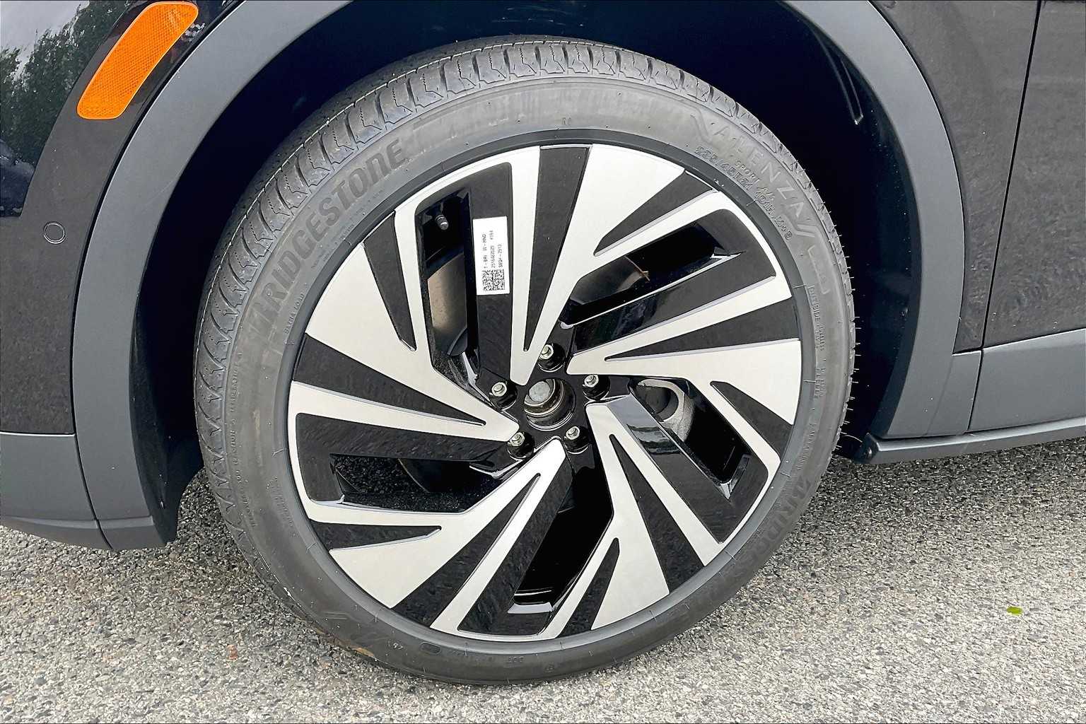 2025 Volkswagen ID.4 Pro S Plus - Photo 8